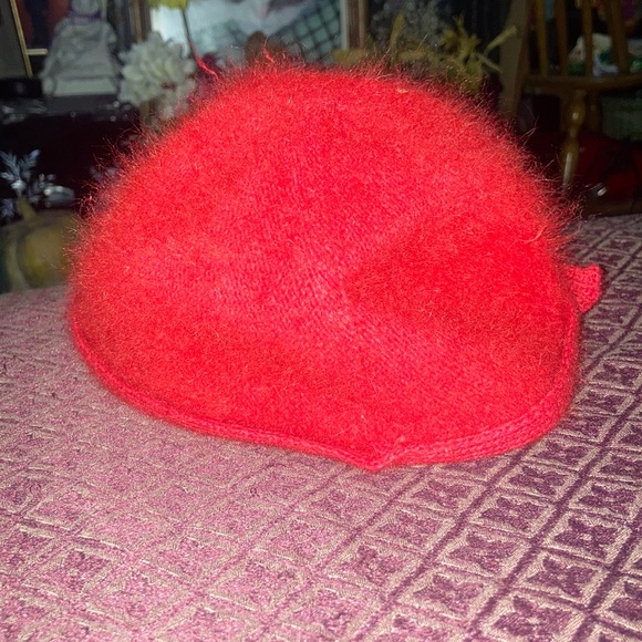 J Lo 100% wall red hat - Picture 5 of 5